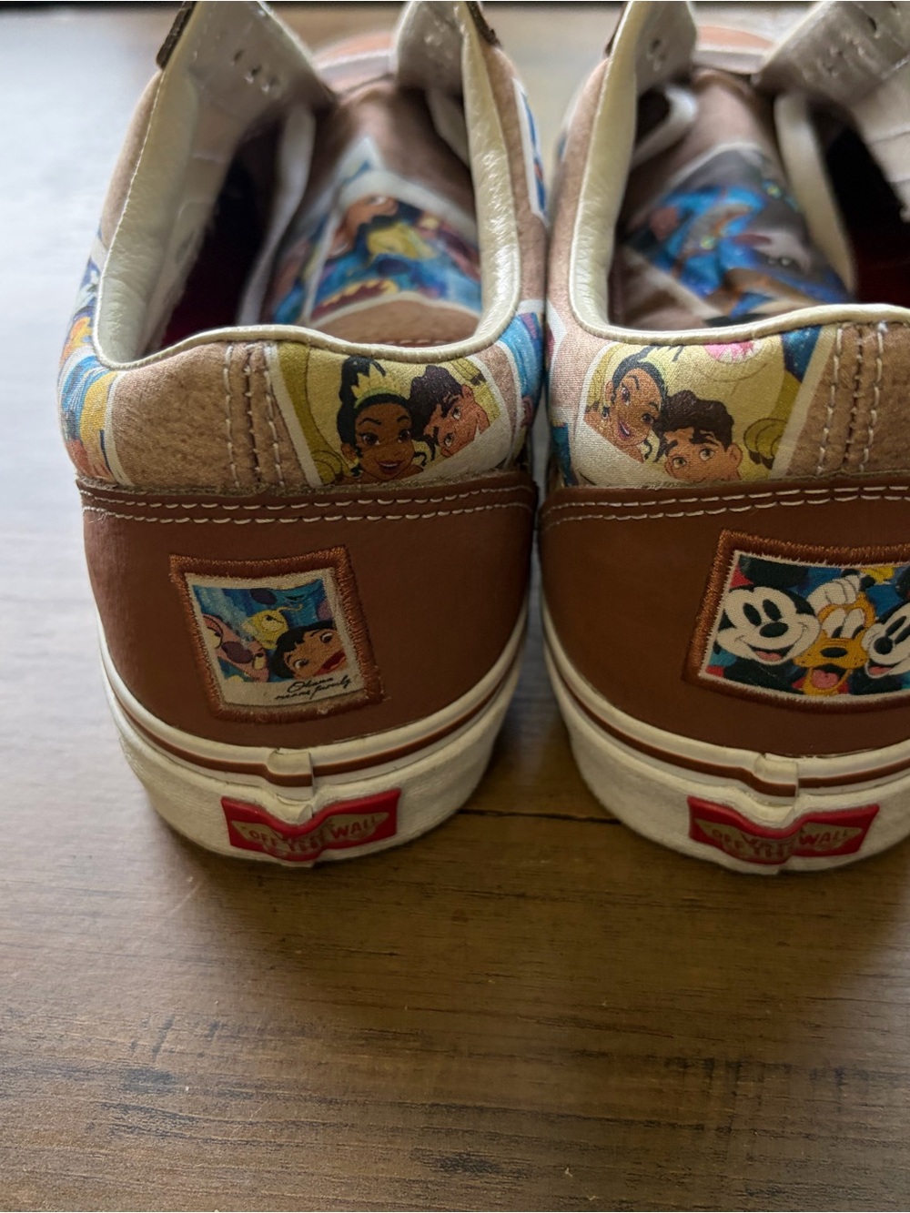 Disney x Vans Old Skool - Picture 3 of 7
